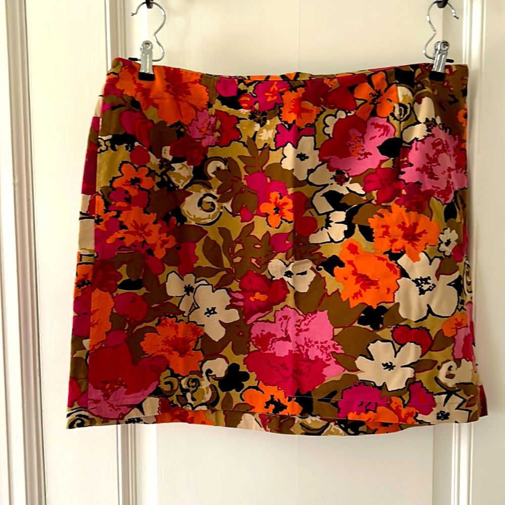 Talbots mini skirt — big floral print 18W